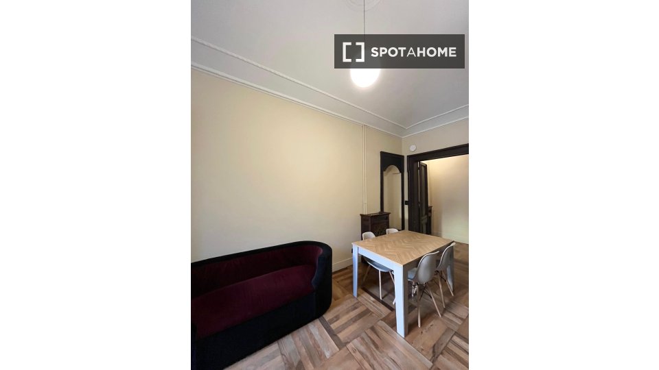 Double room Turin, 3 beds, 70m² — photo 18