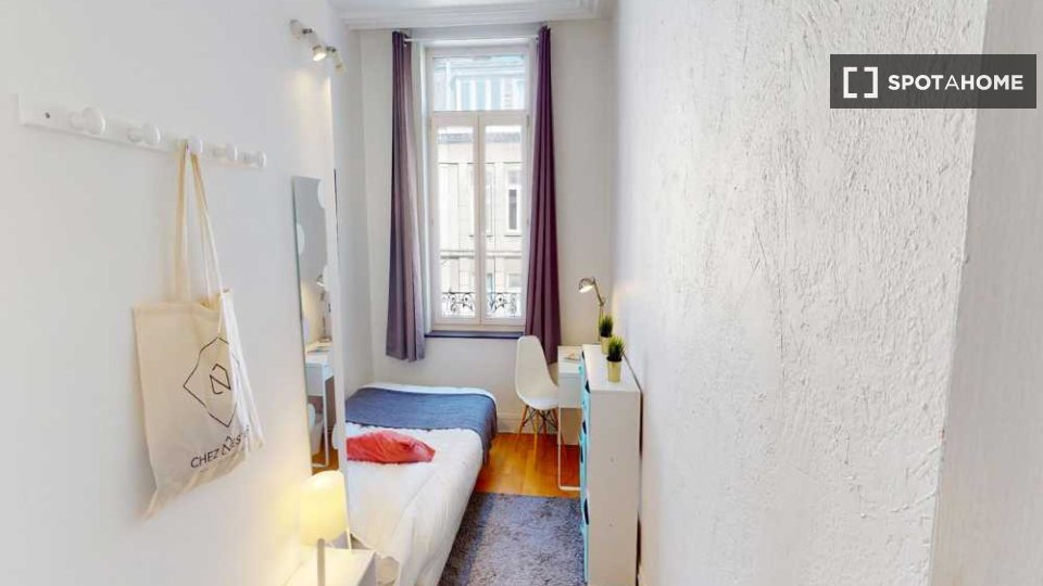 Double room Lille, 3 beds, 60m² — photo 6
