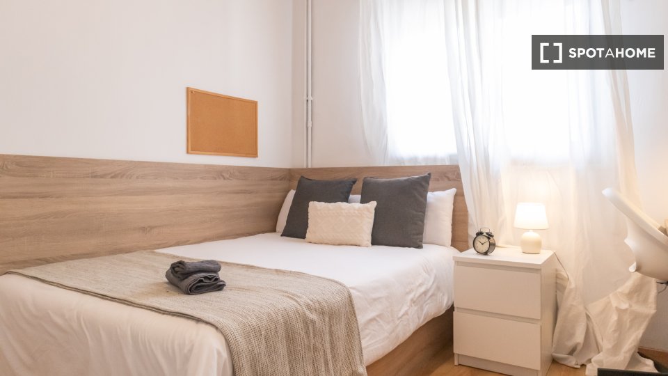Double room Madrid, 7 beds, 160m² — photo 22