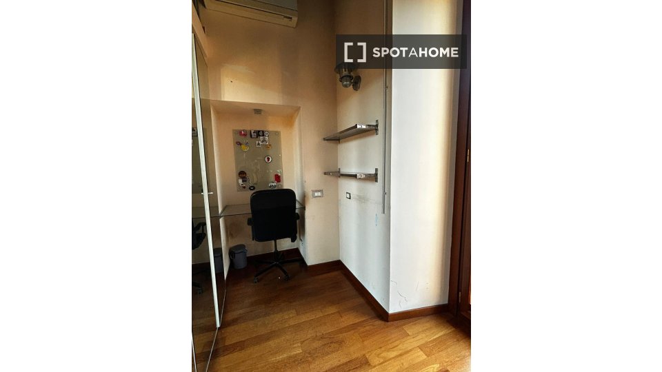 Double room Rome, 3 beds — photo 17