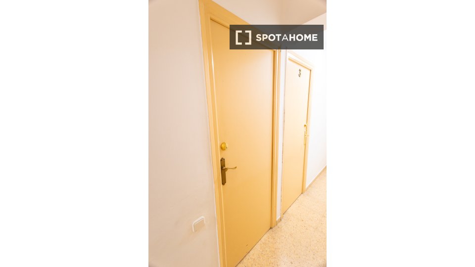 Double room Valencia, 4 beds — photo 17