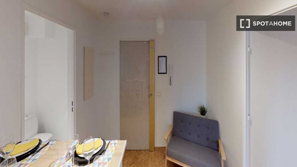 Double room Paris, 5 beds, 120m² — photo 7
