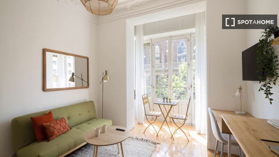 Double room Madrid, 8 beds — photo 1