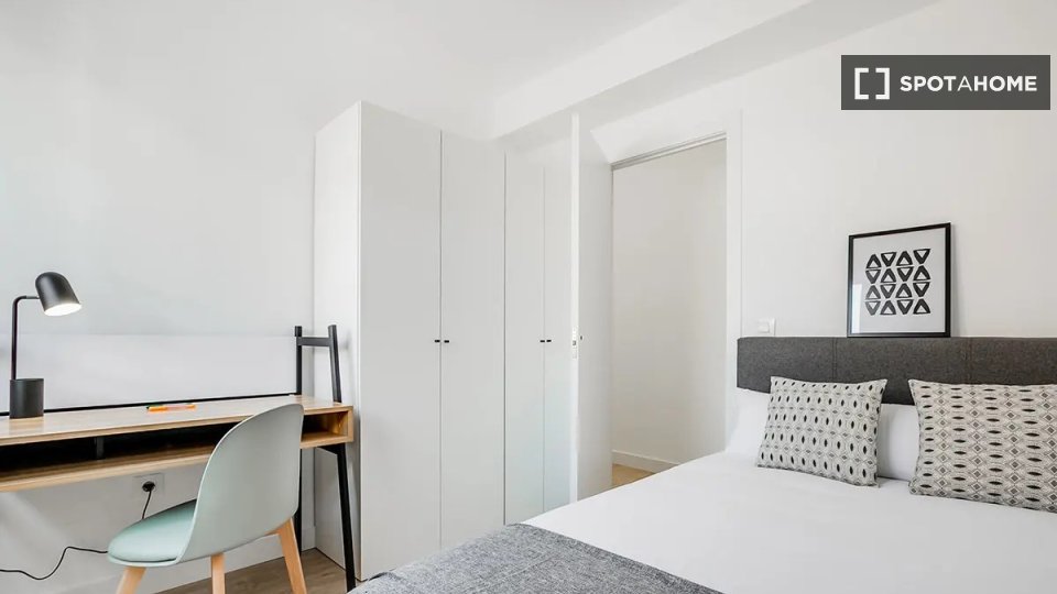 Double room Madrid, 11 beds — photo 11