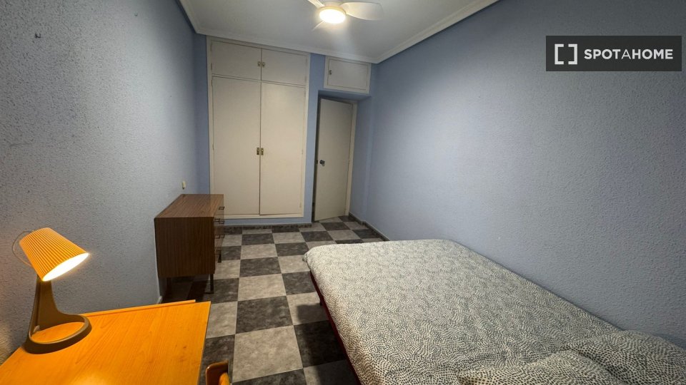 Double room Madrid, 5 beds — photo 19