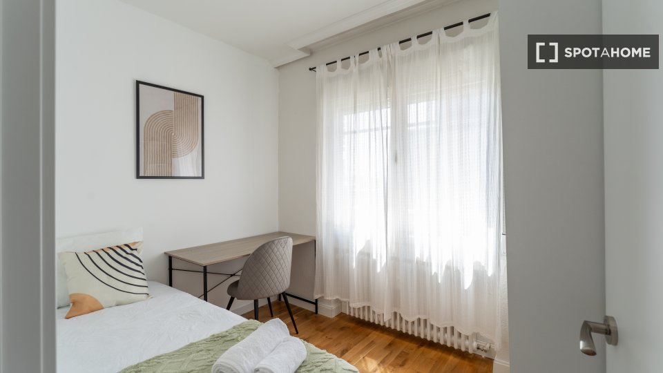 Double room Madrid, 6 beds — photo 2