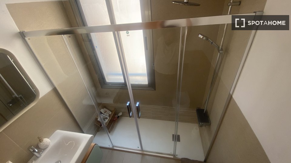 Double room Palma_De_Mallorca, 2 beds, 83m² — photo 8