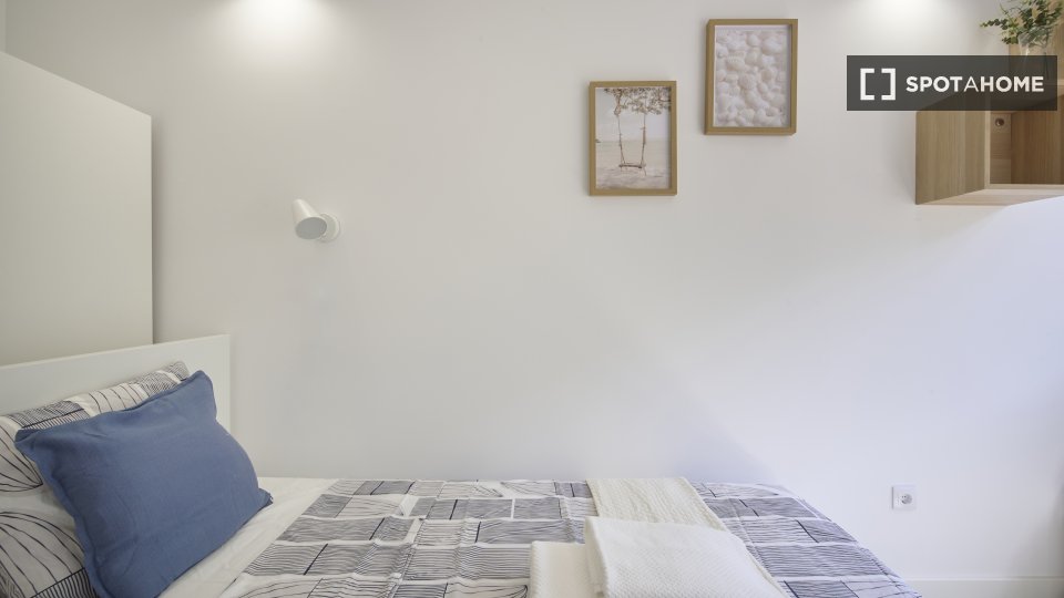 Double room Lisbon, 9 beds — photo 2