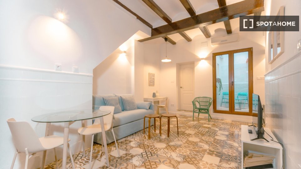 Monolocale in affitto a Cabanyal-Canyamelar, Valencia - en Valencia