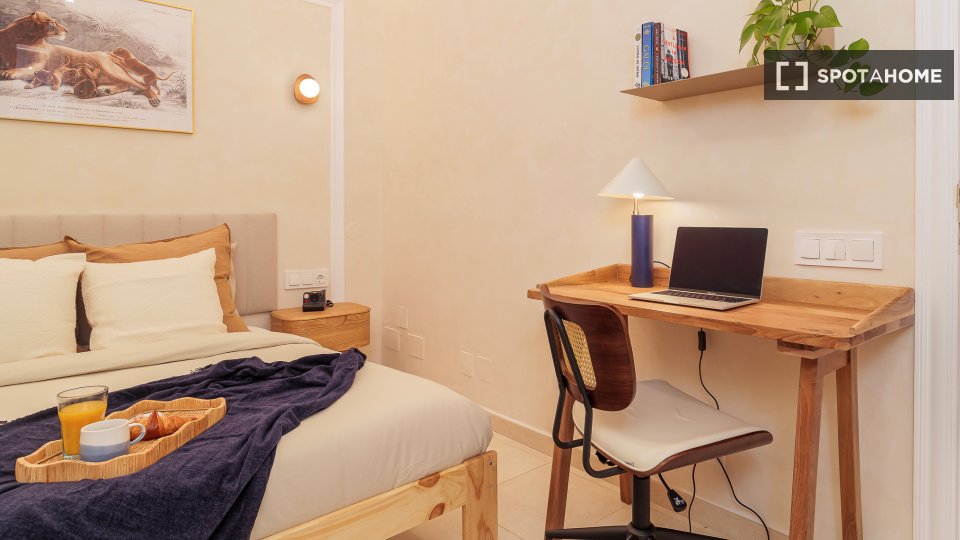 Double room Barcelona, 9 beds, 300m² — photo 13