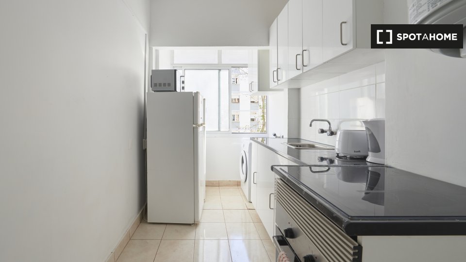 Double room Lisbon, 6 beds — photo 12