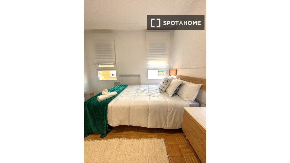 Double room Madrid, 7 beds, 160m² — photo 20
