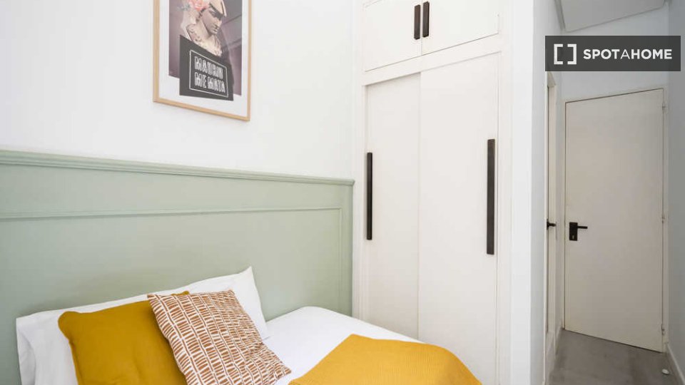 Double room Madrid, 68 beds, 2620m² — photo 55