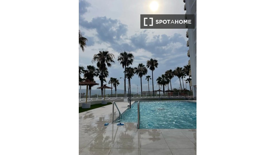 Apartment Valencia, 4 beds, 140m² — photo 17