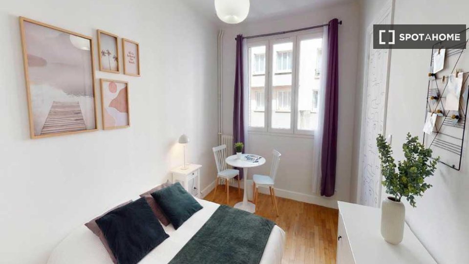 Double room Paris, 4 beds, 80m² — photo 1