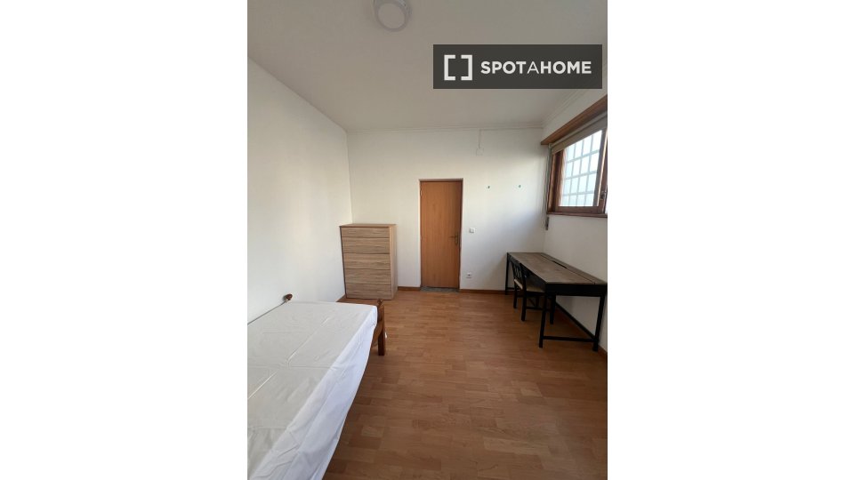 Double room Porto, 5 beds, 400m² — photo 24