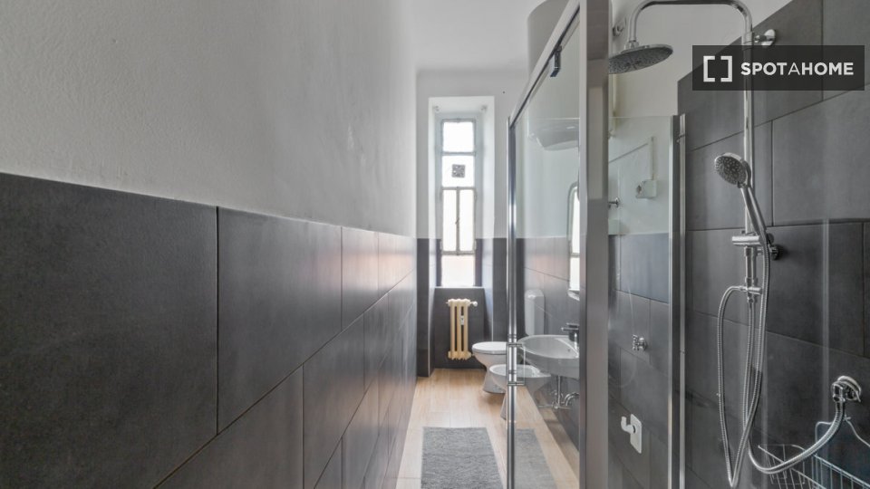 Double room Milan, 2 beds, 85m² — photo 12