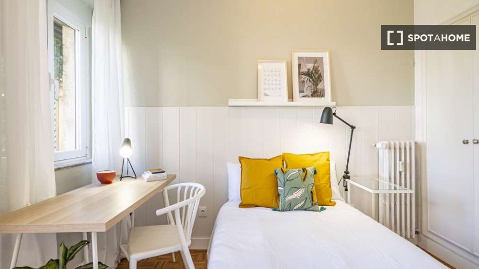 Double room Madrid, 6 beds — photo 15
