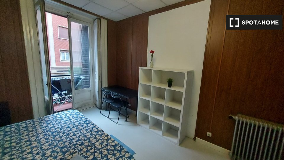 Double room Madrid, 8 beds, 170m² — photo 5
