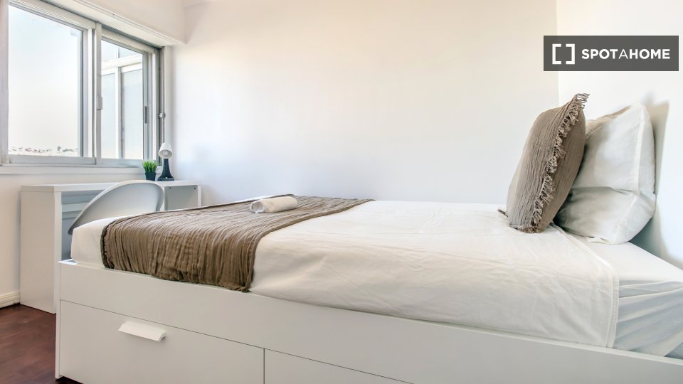 Double room Lisbon, 10 beds — photo 10