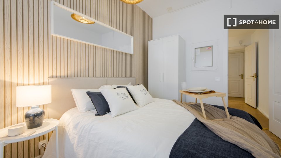 Double room Madrid, 9 beds — photo 13