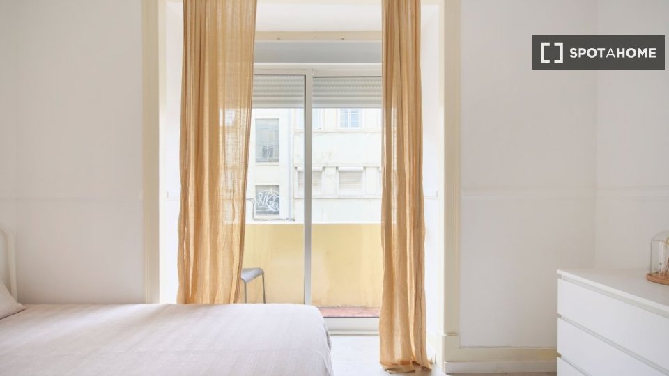 Double room Lisbon, 4 beds — photo 2