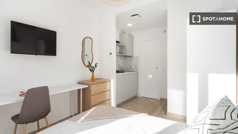 Double room Madrid, 12 beds — photo 3