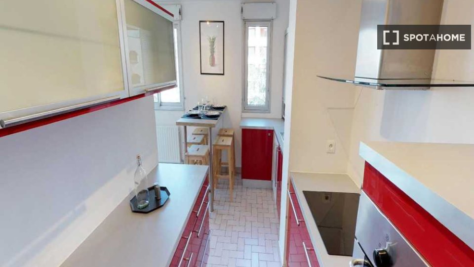 Double room Lyon, 5 beds, 100m² — photo 2