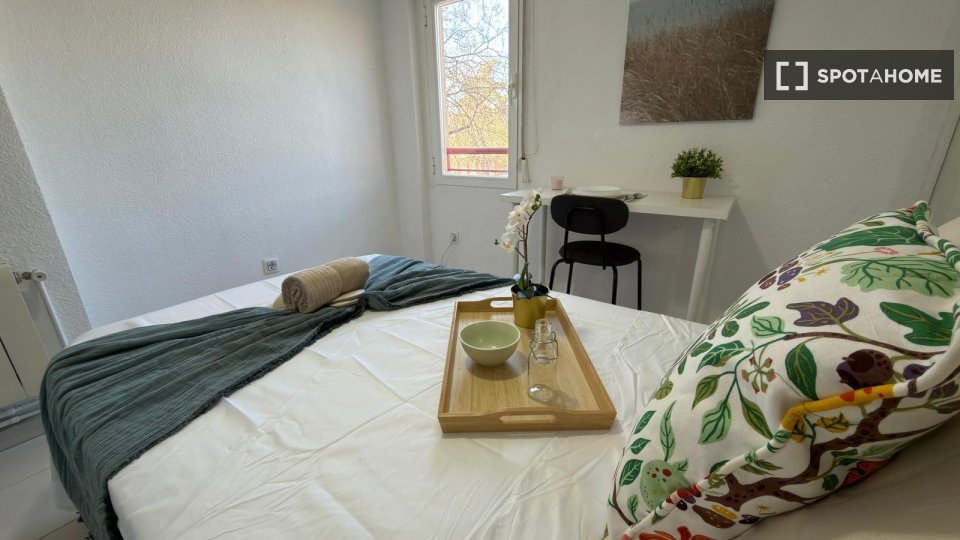 Double room Madrid, 4 beds — photo 2