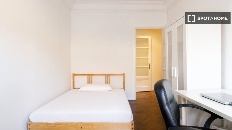 Double room Lisbon, 7 beds — photo 10