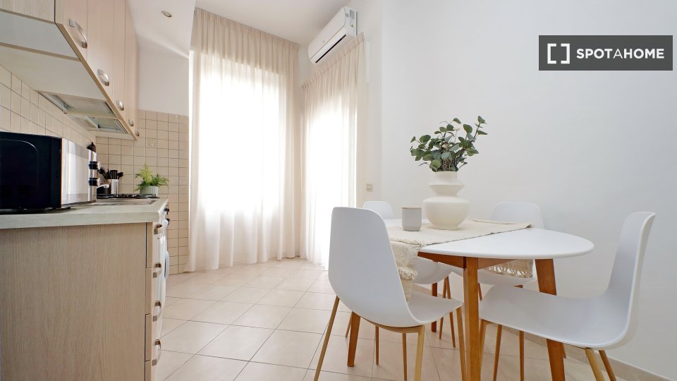 Apartment Rome, 1 bed — photo 13