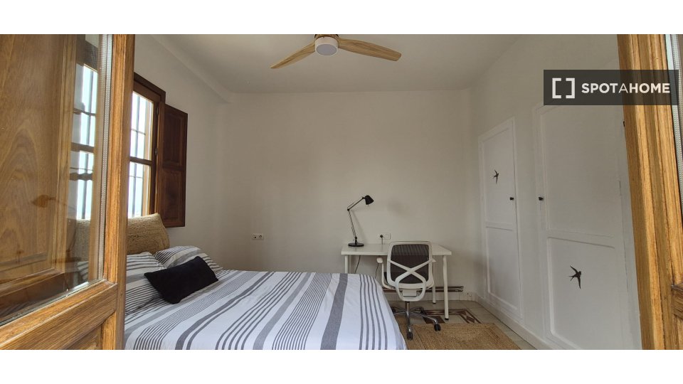 Double room Granada, 3 beds, 100m² — photo 9