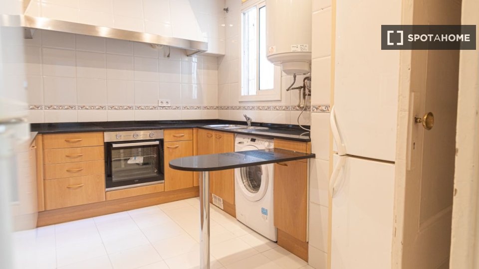 Double room Barcelona, 9 beds, 210m² — photo 10