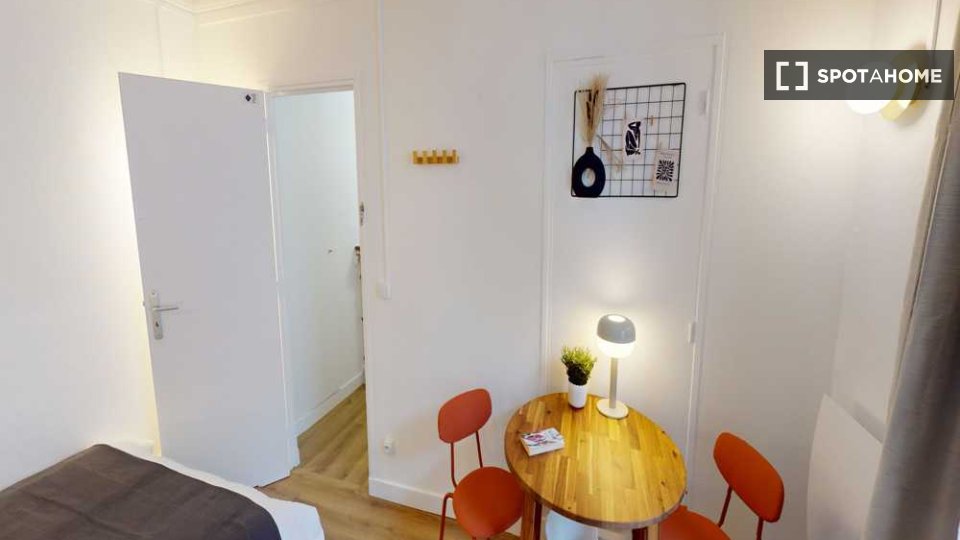 Double room Paris, 3 beds, 50m² — photo 4