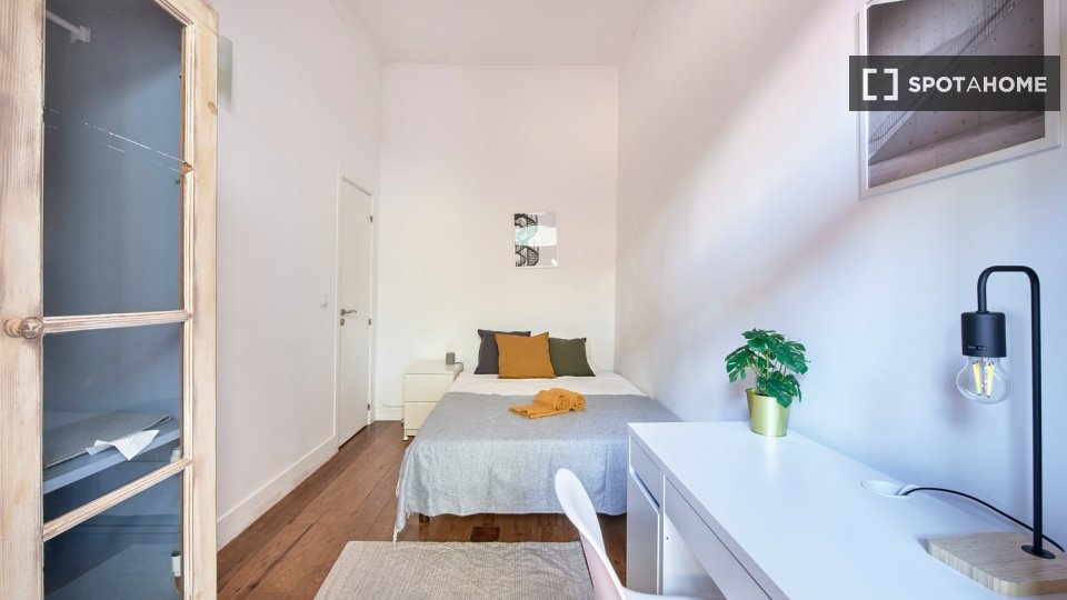 Double room Lisbon, 9 beds — photo 11