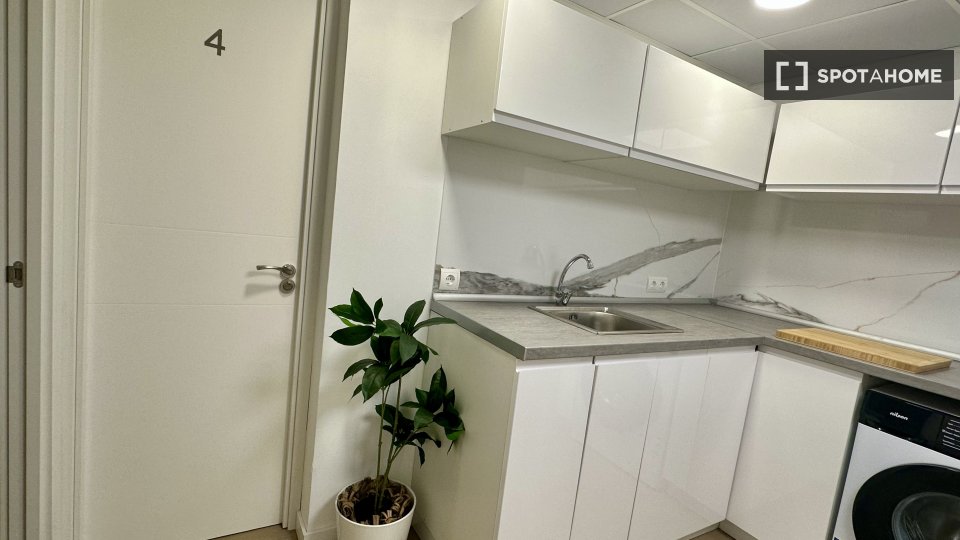 Double room Barcelona, 4 beds, 70m² — photo 10