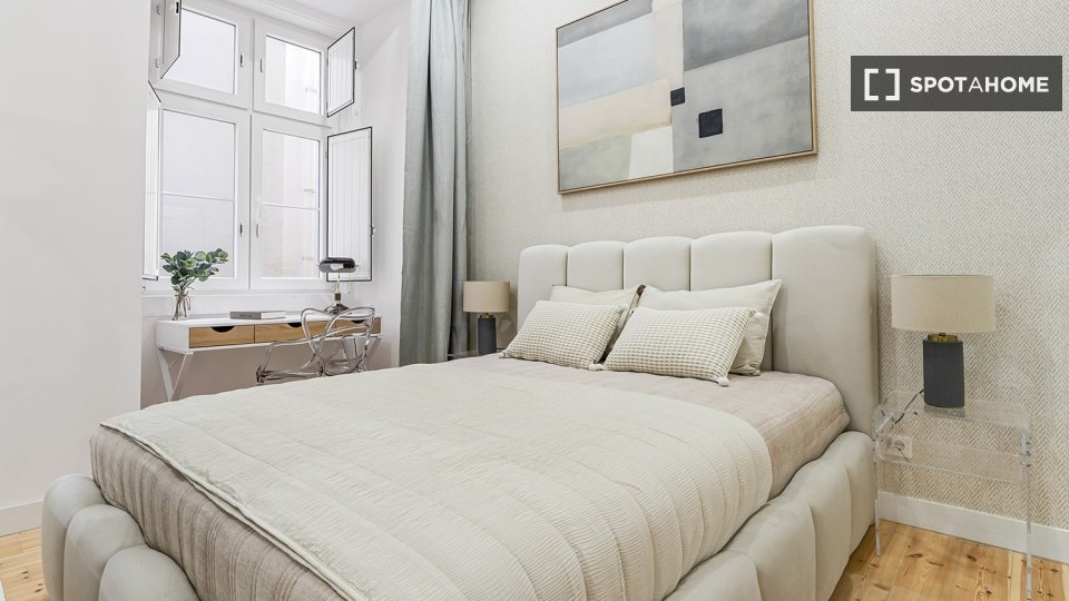 Double room Lisbon, 6 beds — photo 40