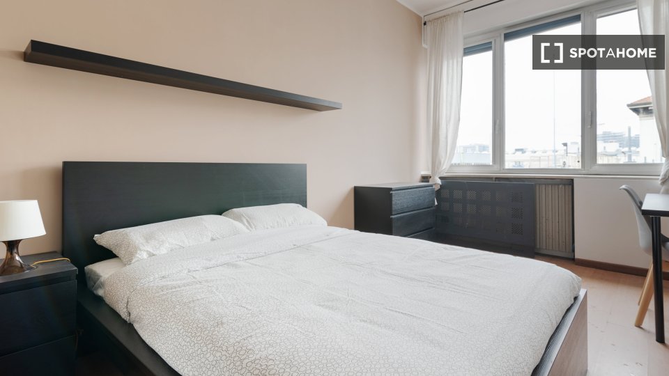 Double room Milan, 12 beds, 304m² — photo 1