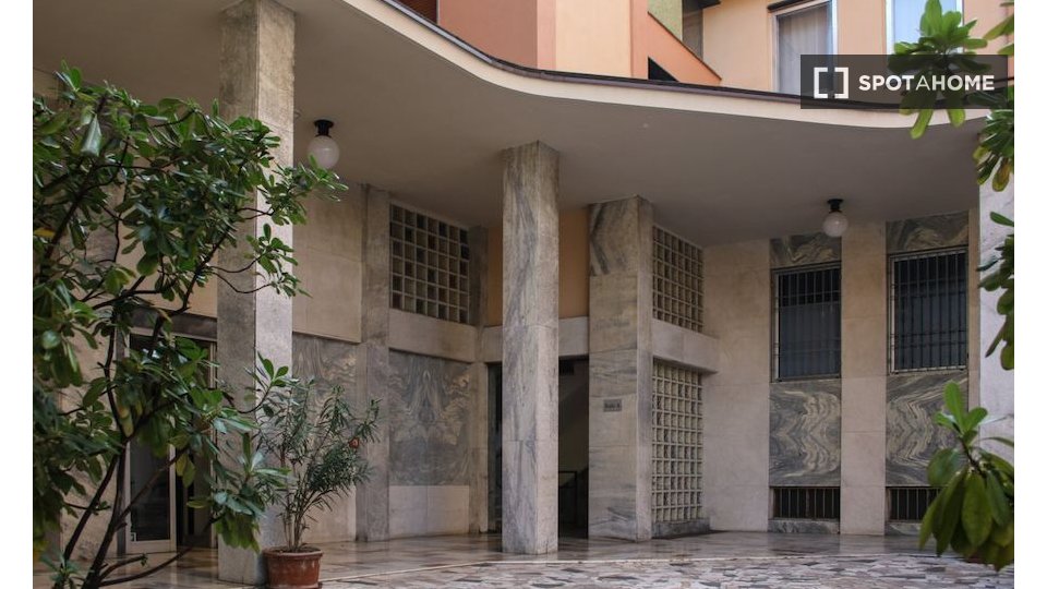 Double room Brescia, 5 beds — photo 8
