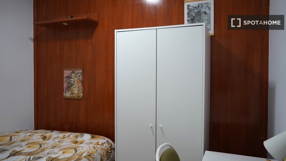 Double room Madrid, 6 beds — photo 10