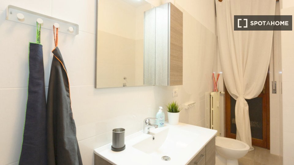 Double room Milan, 4 beds — photo 8