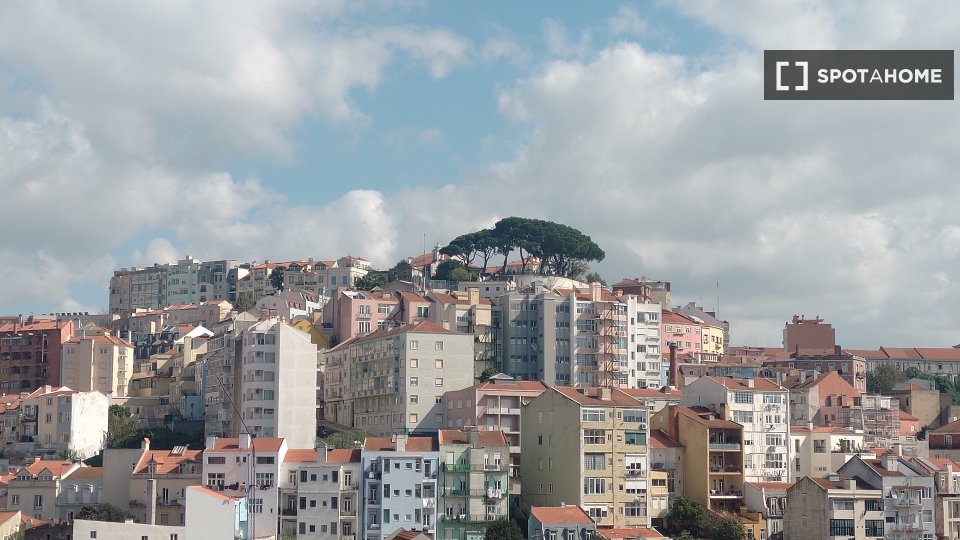 Apartment Lisbon, 2 beds, 60m² — photo 2