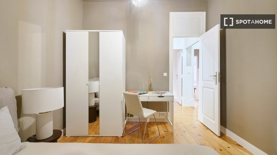 Double room Lisbon, 8 beds — photo 31