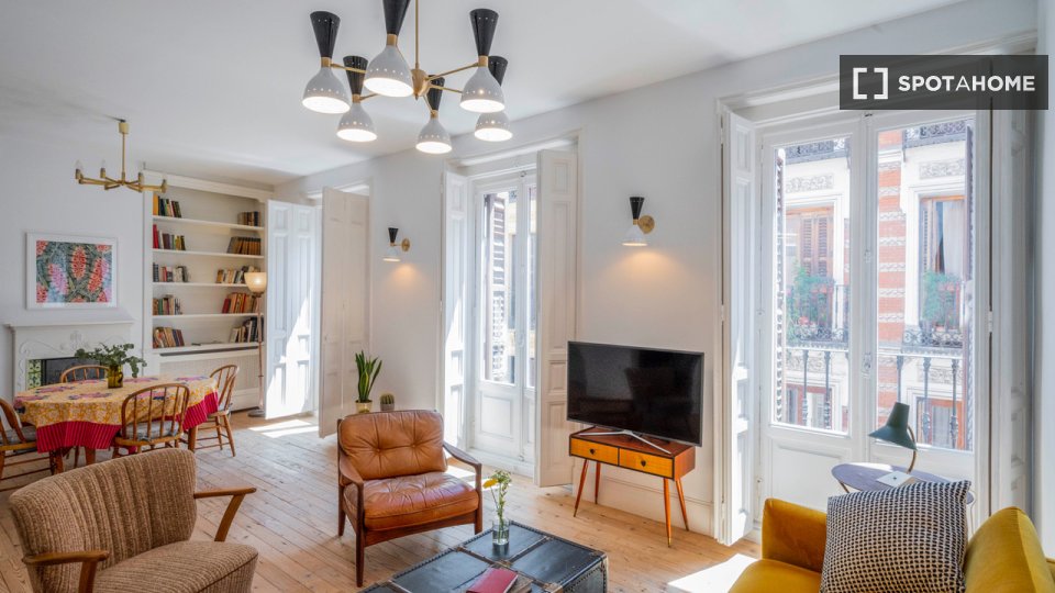Apartment Madrid, 2 beds, 140m² — photo 2