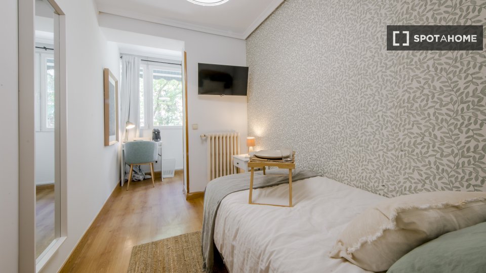 Double room Madrid, 6 beds — photo 15