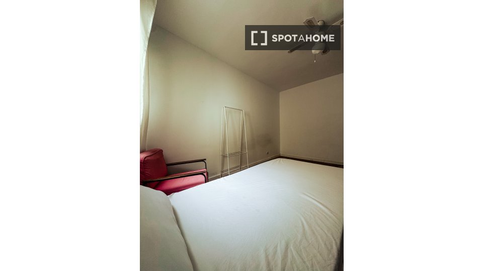 Double room Madrid, 3 beds, 120m² — photo 7