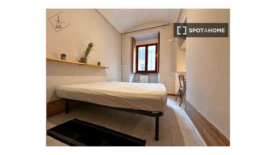 Double room Turin, 3 beds — photo 49