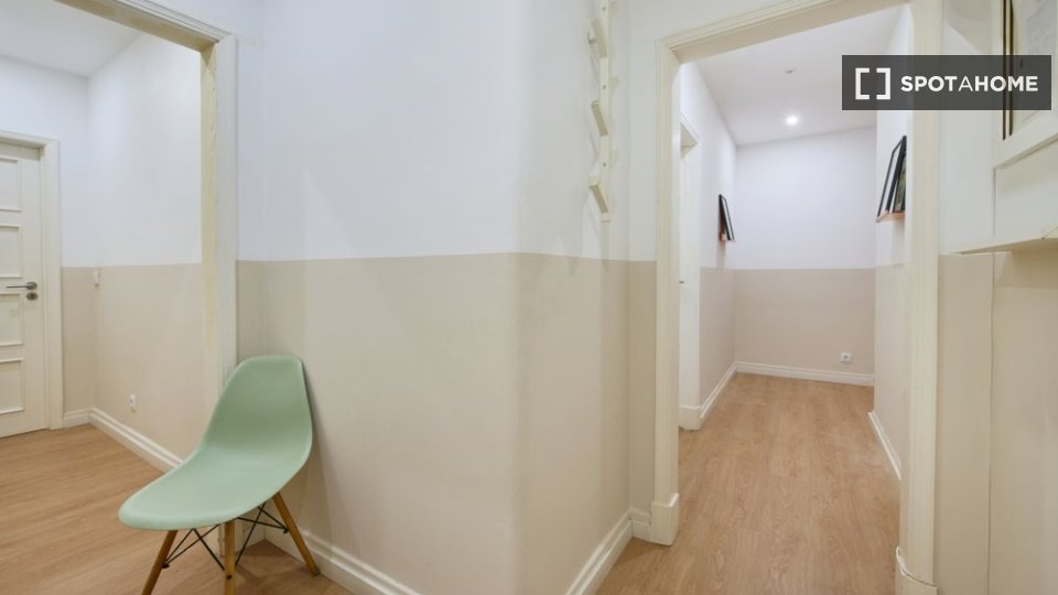 Double room Lisbon, 6 beds — photo 19