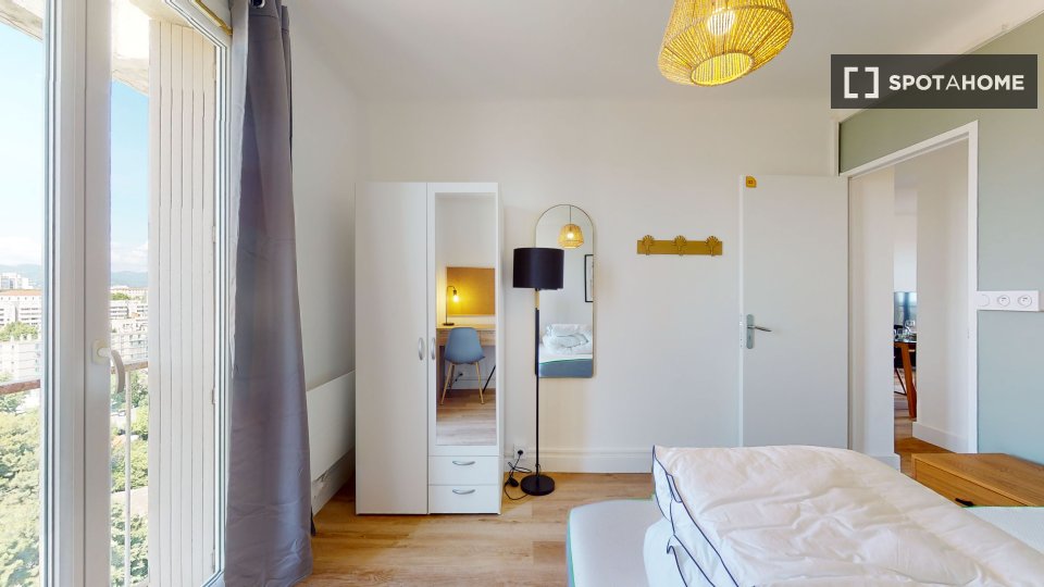 Double room Marseille, 9 beds — photo 8