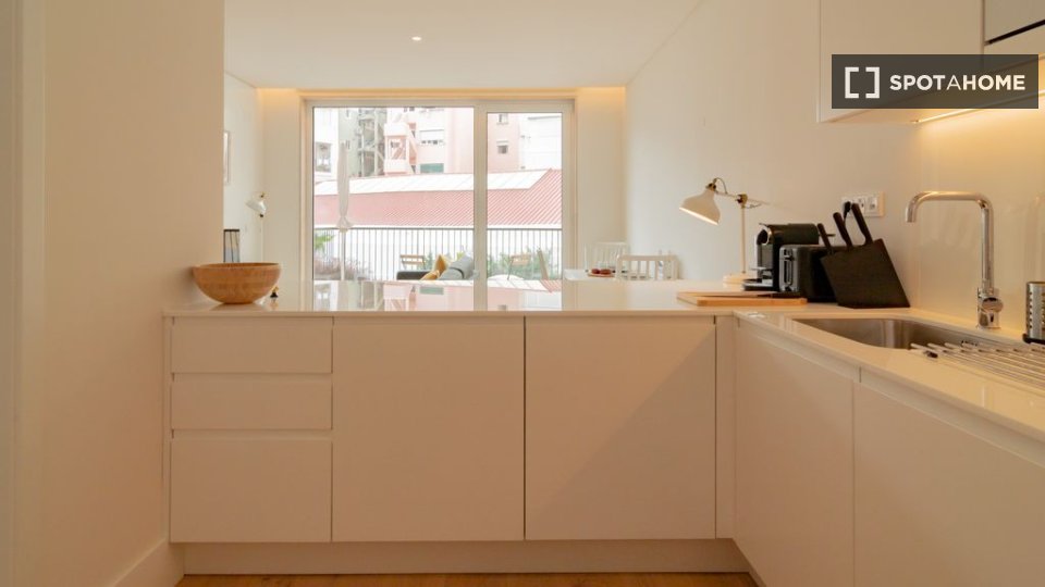 Apartment Lisbon, 1 bed — photo 16
